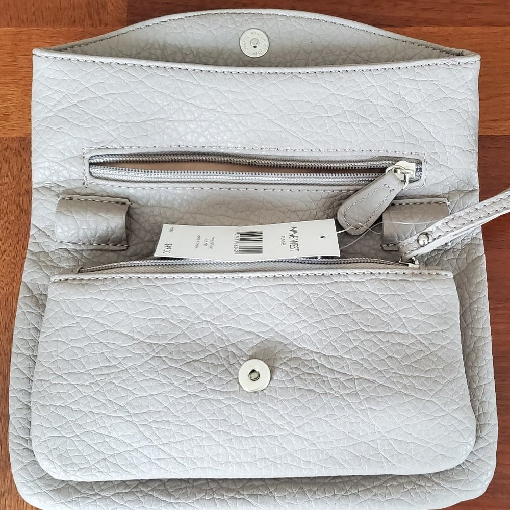 NWT Nine West tunnel crossbody bag- taupe